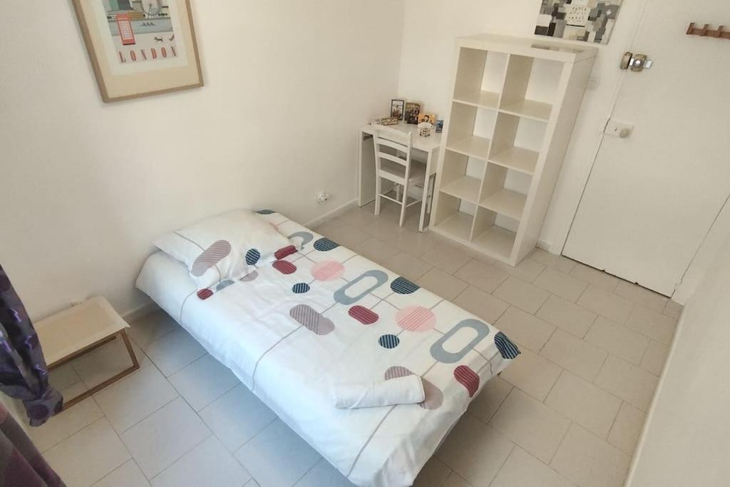 Private Room In Shared Apartment In The Center Of Nice Exterior photo